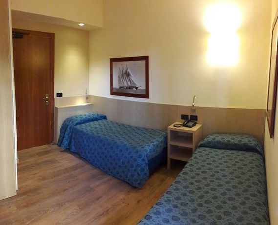 Imagen de la habitación del Hotel Esperia, G&eacute;nova. Foto 18