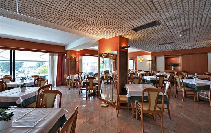 Imagen del bar/restaurante del Hotel Esperia, Kavala. Foto 2