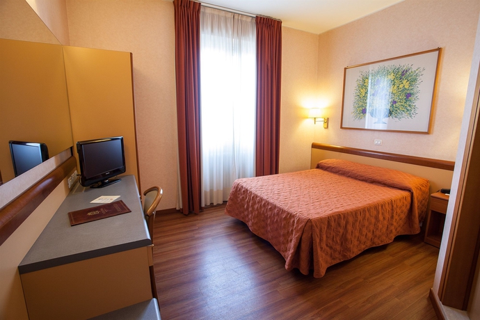 Imagen de la habitación del Hotel Esperia, Rho. Foto 4