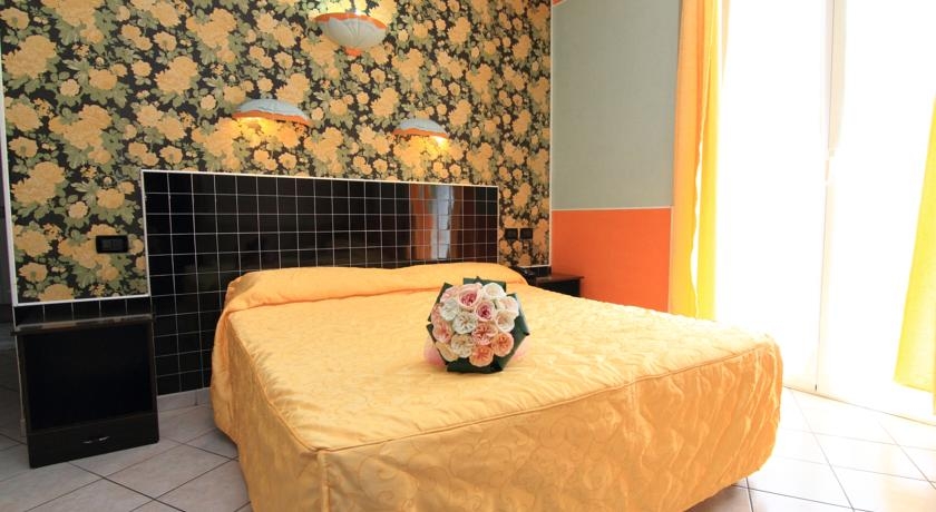 Imagen de la habitación del Hotel Esperia, San Remo. Foto 2