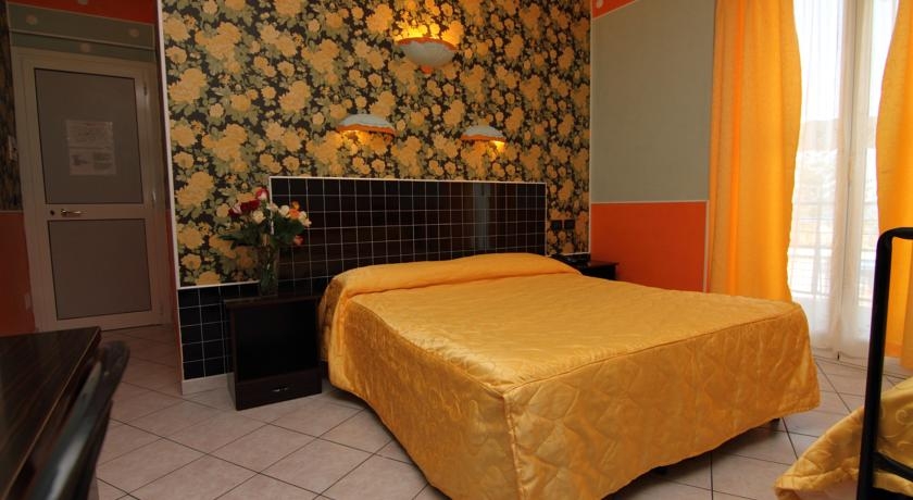 Imagen de la habitación del Hotel Esperia, San Remo. Foto 4
