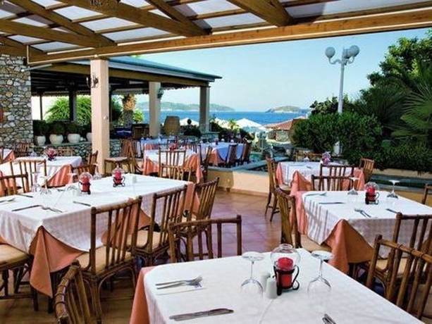 Imagen general del Hotel Esperides Beach Resort, ACHLADIES. Foto 3