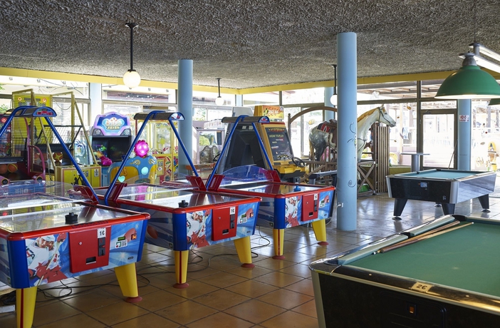 Imagen de los interiores del Hotel Esperides Beach Resort. Foto 13