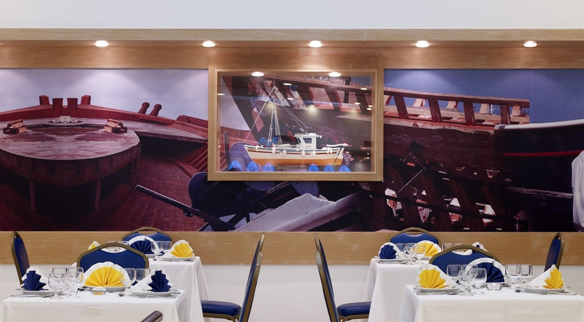 Imagen del bar/restaurante del Hotel Esperides Beach Resort, Kallithea Rodas. Foto 7