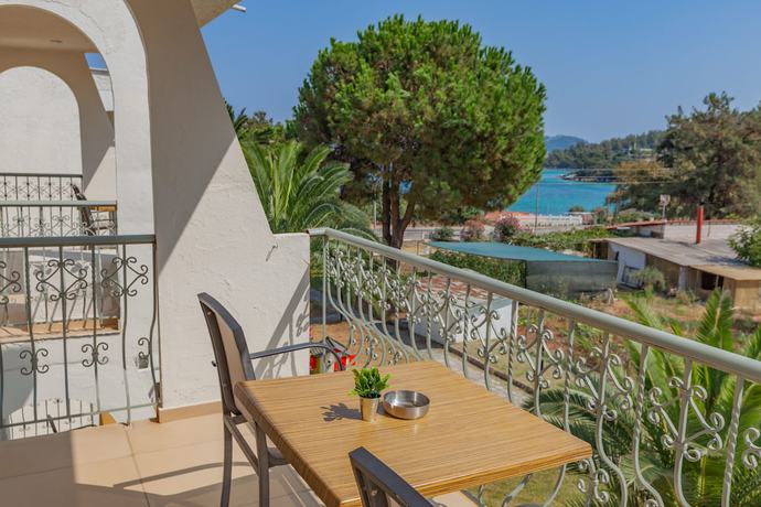 Imagen de la habitación del Hotel Esperides, Papalimani. Foto 15