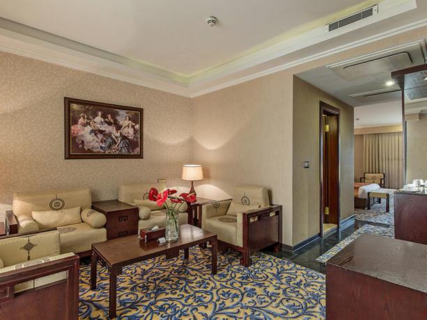 Imagen de la habitación del Hotel Espinas International. Foto 10