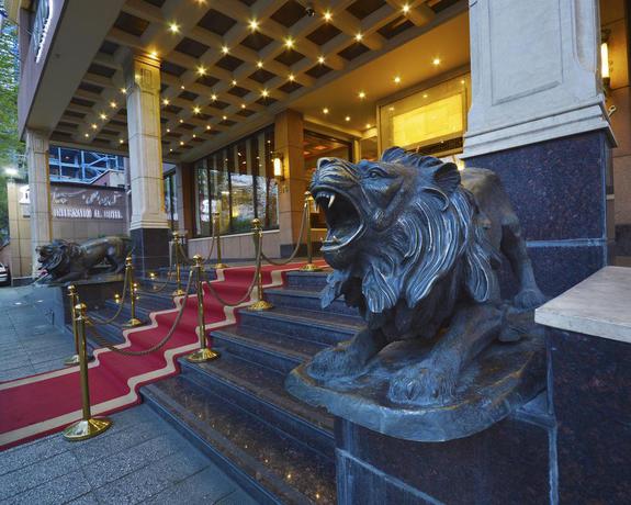 Imagen de la habitación del Hotel Espinas International. Foto 13