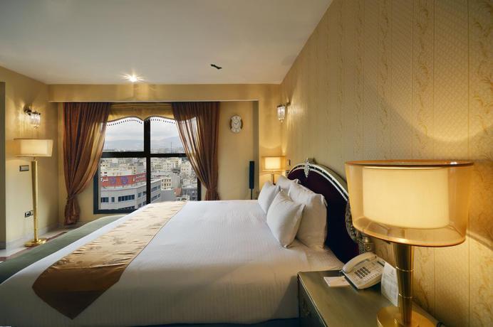 Imagen de la habitación del Hotel Espinas International. Foto 19