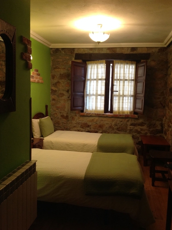 Imagen de la habitación del Hotel Espino. Foto 11