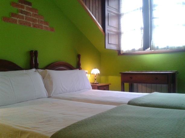 Imagen de la habitación del Hotel Espino. Foto 13