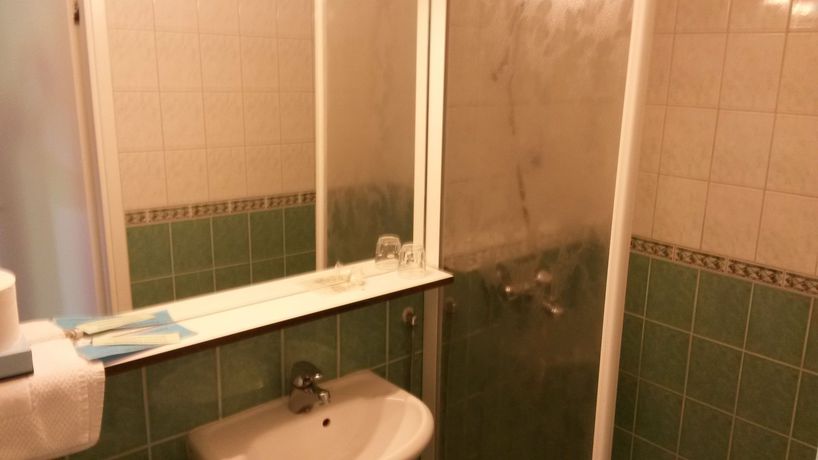 Imagen de la habitación del Hotel Esplanad. Foto 9