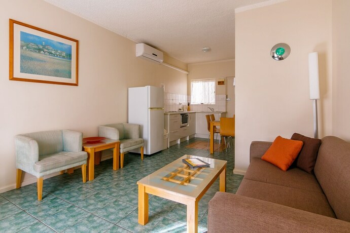 Imagen general del Hotel Esplanade Apartments At West Beach. Foto 2