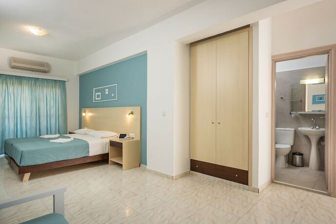 Imagen general del Hotel Esplanade Apartments, Kalath&aacute;s. Foto 4