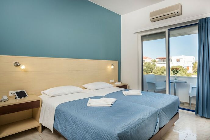 Imagen general del Hotel Esplanade Apartments, Kalath&aacute;s. Foto 6