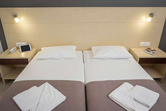 Imagen general del Hotel Esplanade Apartments, Kalath&aacute;s. Foto 10