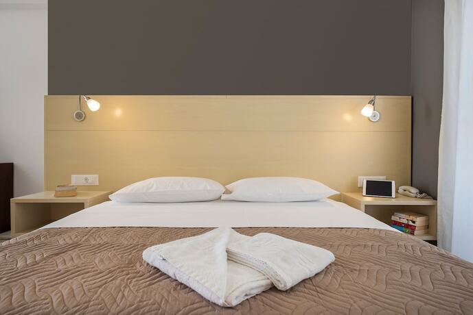 Imagen de la habitación del Hotel Esplanade Apartments, Kalath&aacute;s. Foto 13