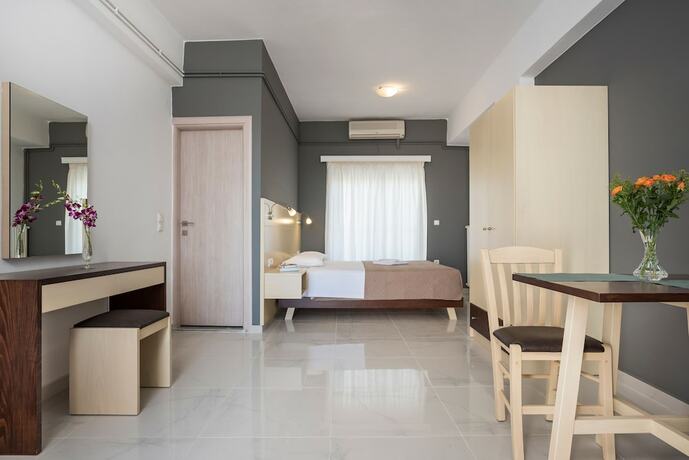Imagen de la habitación del Hotel Esplanade Apartments, Kalath&aacute;s. Foto 15