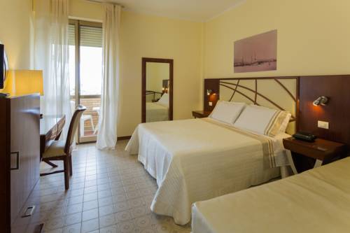 Imagen de la habitación del Hotel Esplanade, Marina Di Pietrasanta. Foto 5