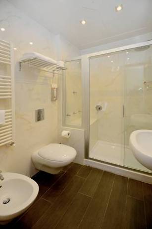 Imagen de la habitación del Hotel Esplanade, Marina Di Pietrasanta. Foto 8