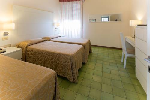 Imagen de la habitación del Hotel Esplanade, Marina Di Pietrasanta. Foto 15