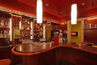 Imagen del bar/restaurante del Hotel Esplanade Swiss Quality Hotel. Foto 5