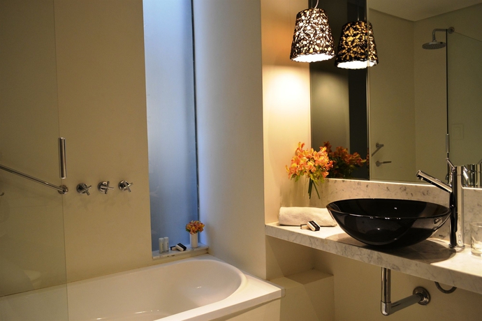 Imagen de la habitación del Hotel Esplendor By Wyndham Buenos Aires Plaza Francia. Foto 8