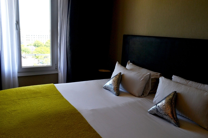 Imagen de la habitación del Hotel Esplendor By Wyndham Buenos Aires Plaza Francia. Foto 15