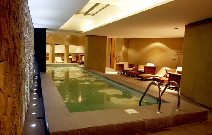 Imagen de la piscina del Hotel Esplendor By Wyndham El Calafate. Foto 14