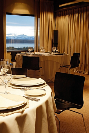 Imagen del bar/restaurante del Hotel Esplendor By Wyndham El Calafate. Foto 2
