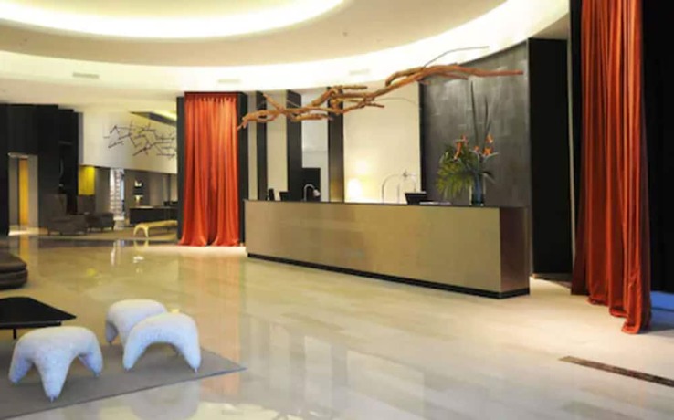 Imagen de los interiores del Hotel Esplendor By Wyndham Mendoza. Foto 16