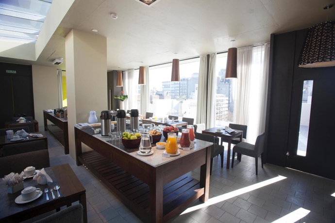 Imagen del bar/restaurante del Hotel Esplendor By Wyndham Montevideo Cervantes. Foto 4