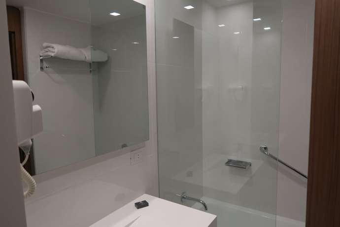 Imagen de la habitación del Hotel Esplendor by Wyndham Asunción. Foto 11