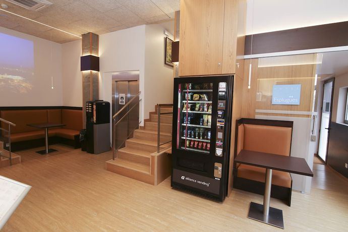 Imagen de los interiores del Hotel Esplugues. Foto 13