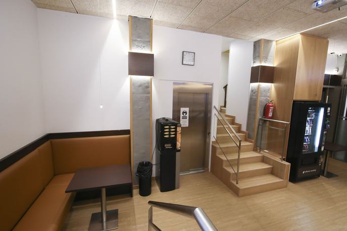 Imagen de los interiores del Hotel Esplugues. Foto 14