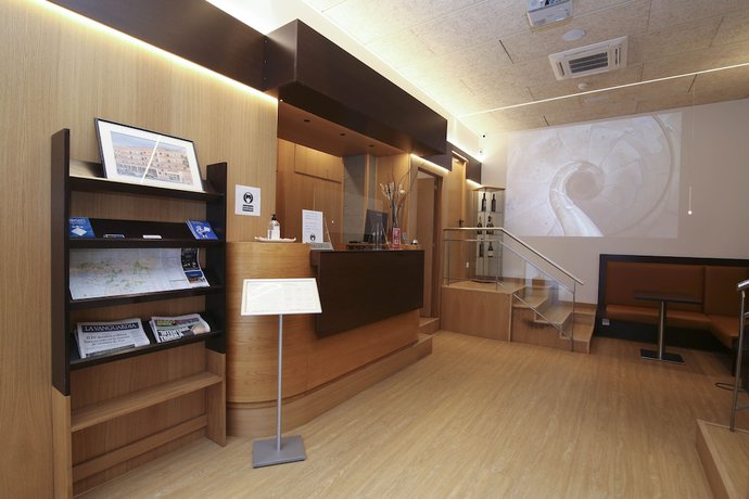 Imagen de los interiores del Hotel Esplugues. Foto 17