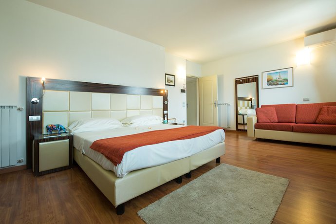 Imagen de la habitación del Hotel Esprit D\'Panoramico. Foto 13