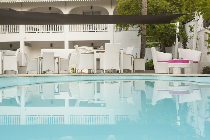 Imagen de la piscina del Hotel Esprit Libre Restaurant and Guest House. Foto 15