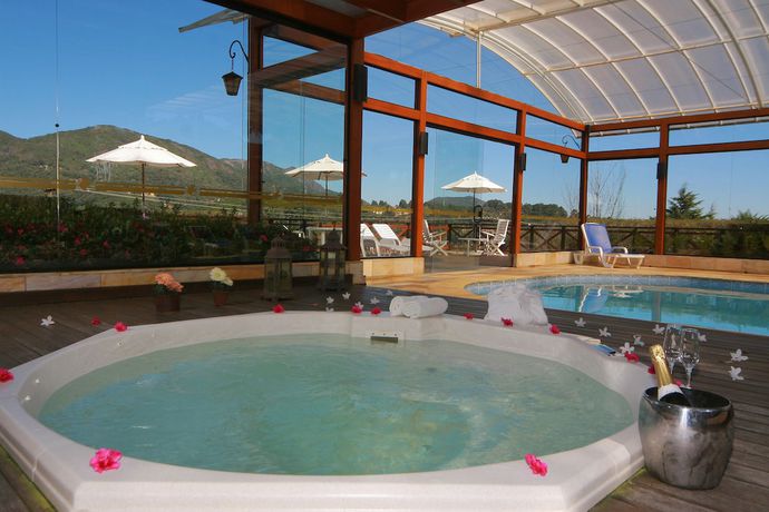 Imagen de la piscina del Hotel Esquilo. Foto 19