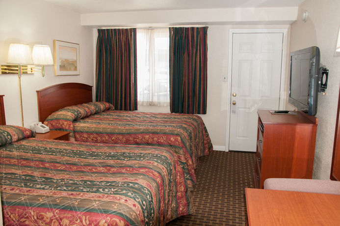 Imagen de la habitación del Hotel Esquire Inn. Foto 13