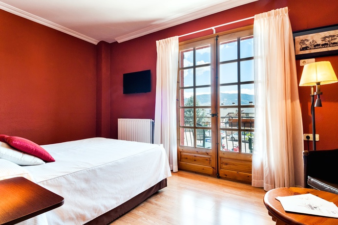 Imagen de la habitación del Hotel Esquirol. Foto 6