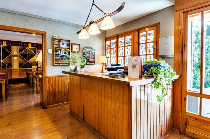 Imagen de los interiores del Hotel Esquirol. Foto 9