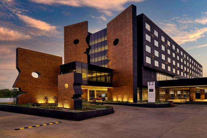 Imagen general del Hotel Essentia Luxury Indore. Foto 1