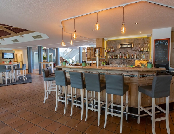 Imagen del bar/restaurante del Hotel Essential By Dorint Remscheid. Foto 9