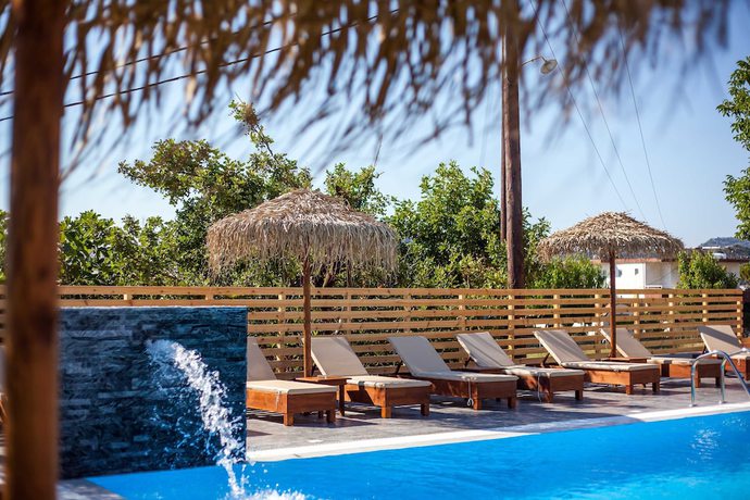 Imagen de la piscina del Hotel Essential Summer - Adults only. Foto 14