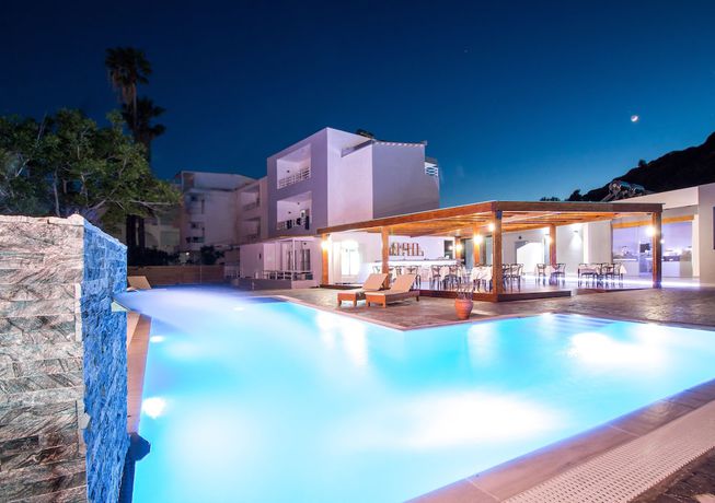Imagen de la piscina del Hotel Essential Summer - Adults only. Foto 16
