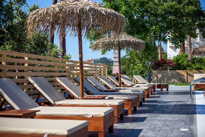 Imagen de la piscina del Hotel Essential Summer - Adults only. Foto 18
