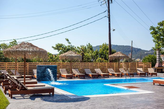 Imagen de la piscina del Hotel Essential Summer - Adults only. Foto 20