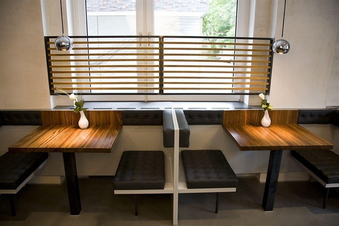 Imagen de los interiores del Hotel Essential by Dorint Art Cologne. Foto 8