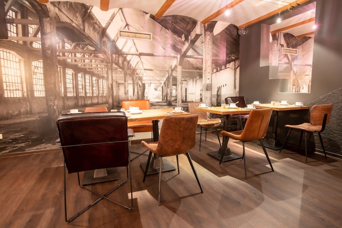 Imagen de la piscina del Hotel Essential by Dorint Herfort/Vlotho. Foto 18