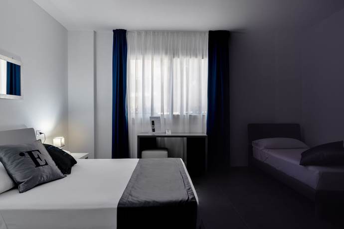 Imagen de la habitación del Hotel Essenza, Olbia. Foto 5